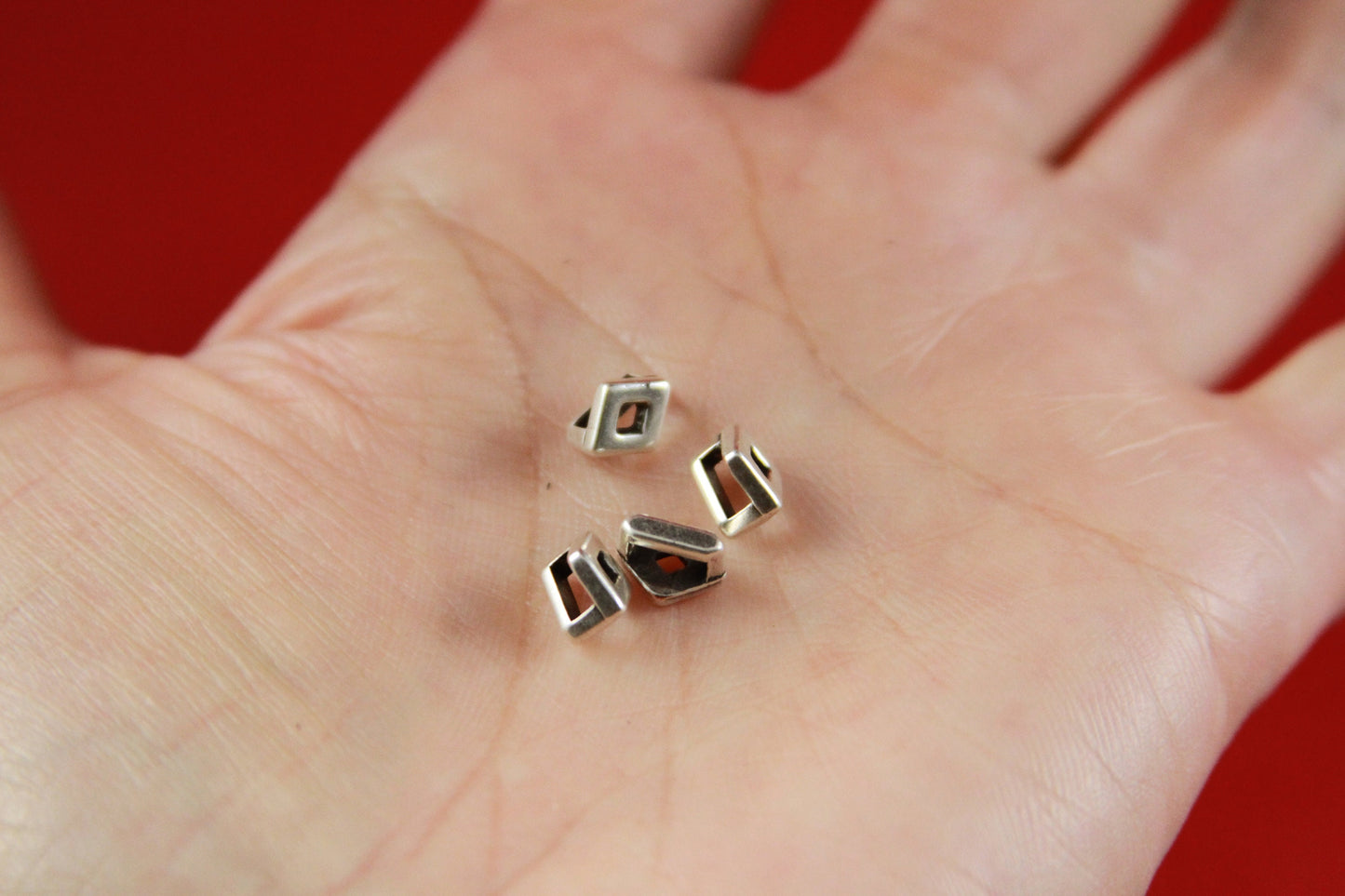 FS0259>>MADE IN EUROPE 4 zamak rhombus sliders, flat 3mm cord sliders, 3mm flat cord sliders, silver rhombus sliders Qty4