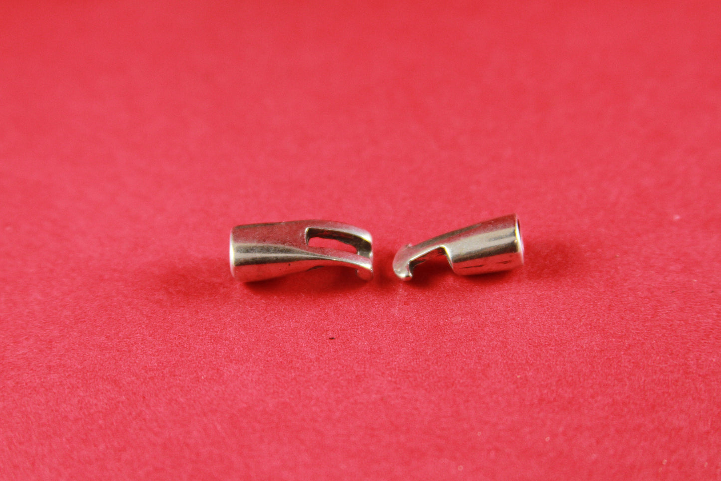 RC0066>>MADE in EUROPE zamak hook clasp, round cord clasp, 5mm cord clasp, bracelet zamak hook, zamak toggle clasp (6247) Qty1