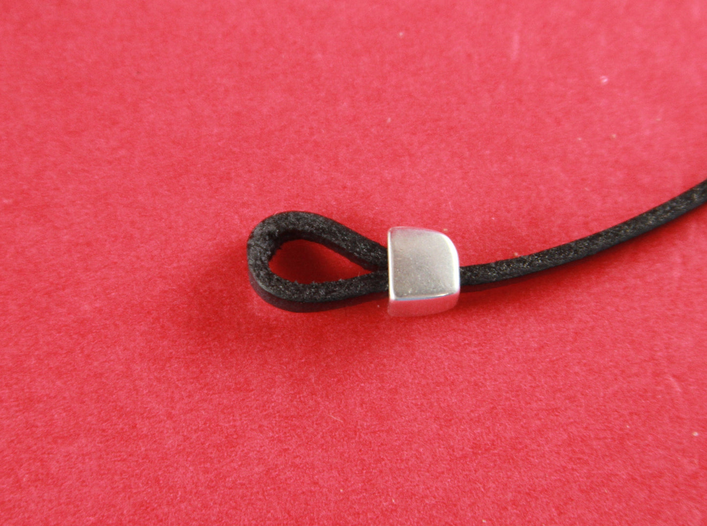 FS0225>>MADE in EUROPE 3mm flat cord loop maker cord end caps Qty4