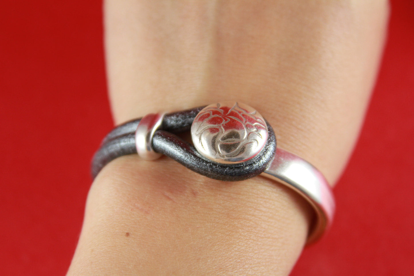 B0008>>MADE in EUROPE zamak engraved button half bracelet+ slider, silver half bracelet, zamak half cuff, metal half bracelet (6804/5) Qty 1