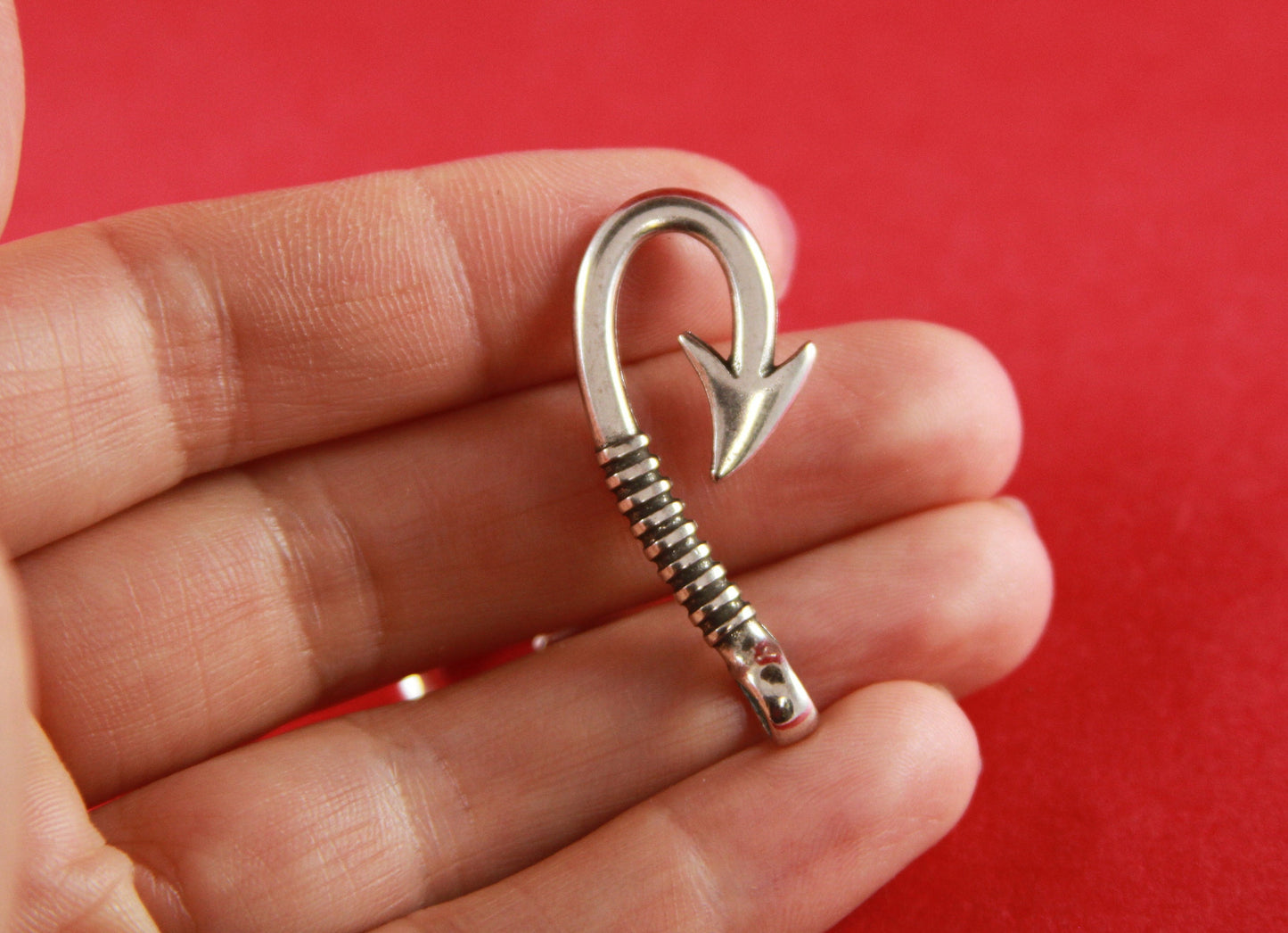 RC0123>>MADE in EUROPE 2 zamak hooks, round cord hook clasp, 4mm hole zamak hook clasp (7138) Qty2