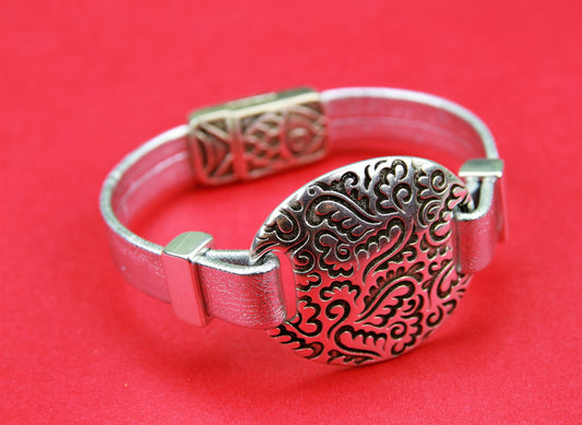 C0022>>MADE in EUROPE zamak engraved connector, 10mm cord connector, flat 10mm leather cord connector Qty 1