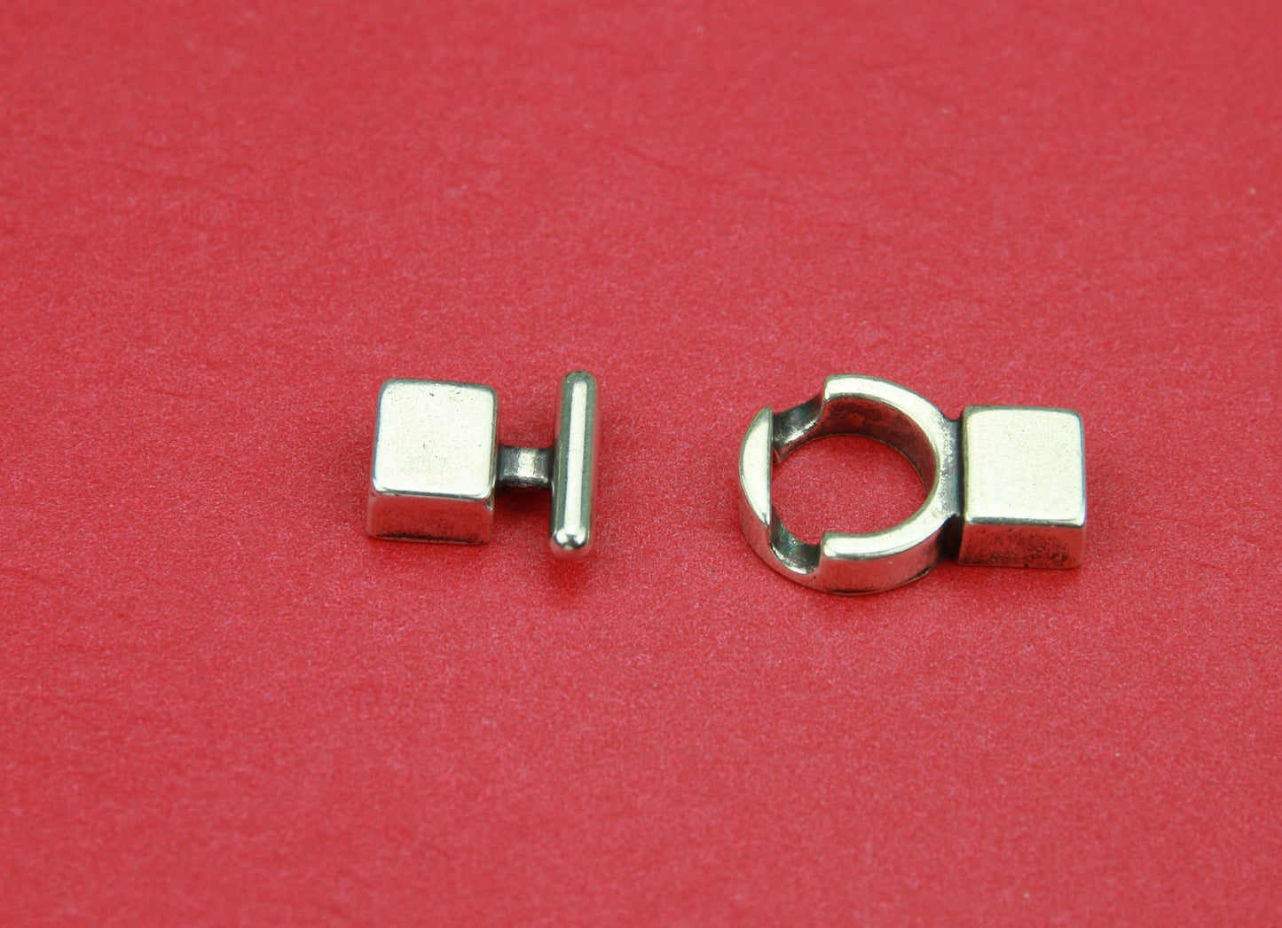 FC0120>>MADE in EUROPE  zamak toggle clasp, flat cord toggle clasp, bracelet toggle clasp, 6mm flat cord clasp (6944) Qty1