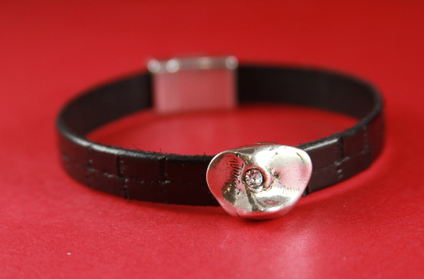 FS0198>>MADE in EUROPE 2 zamak irregular sliders with strass, 10mm flat cord sliders, 10mm leather cord sliders,  (F851) Qty2