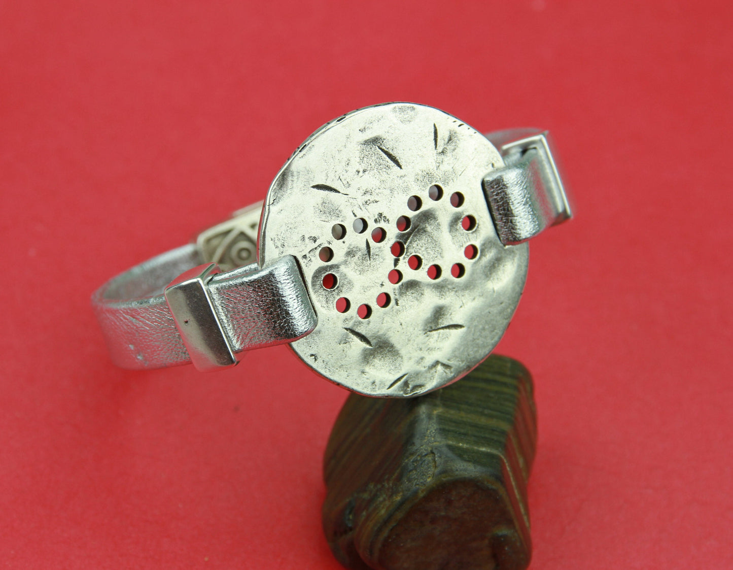 C0035>>MADE in EUROPE zamak hammered connector, infinity hammered connector, silver zamak connector Qty1