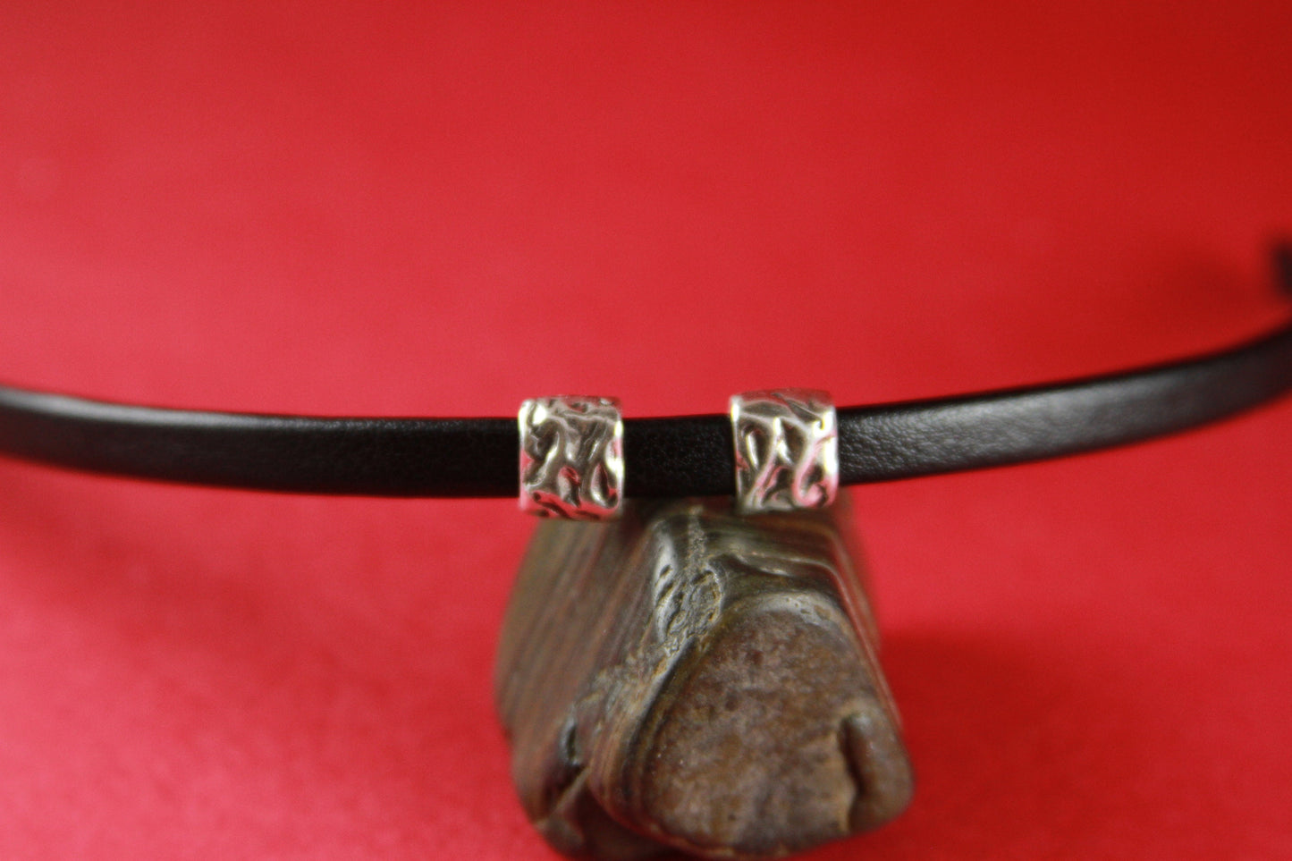 FS0315>>MADE in EUROPE 4 zamak sliders for 6mm cord, flat cord hammered sliders, zamak flat cord slider qty4