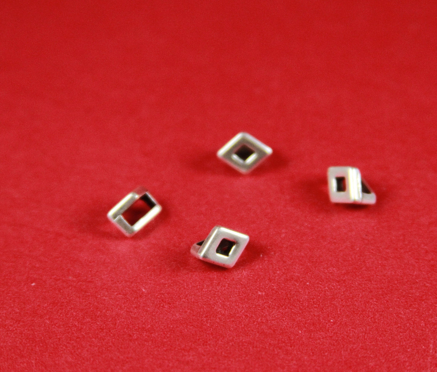 FS0259>>MADE IN EUROPE 4 zamak rhombus sliders, flat 3mm cord sliders, 3mm flat cord sliders, silver rhombus sliders Qty4