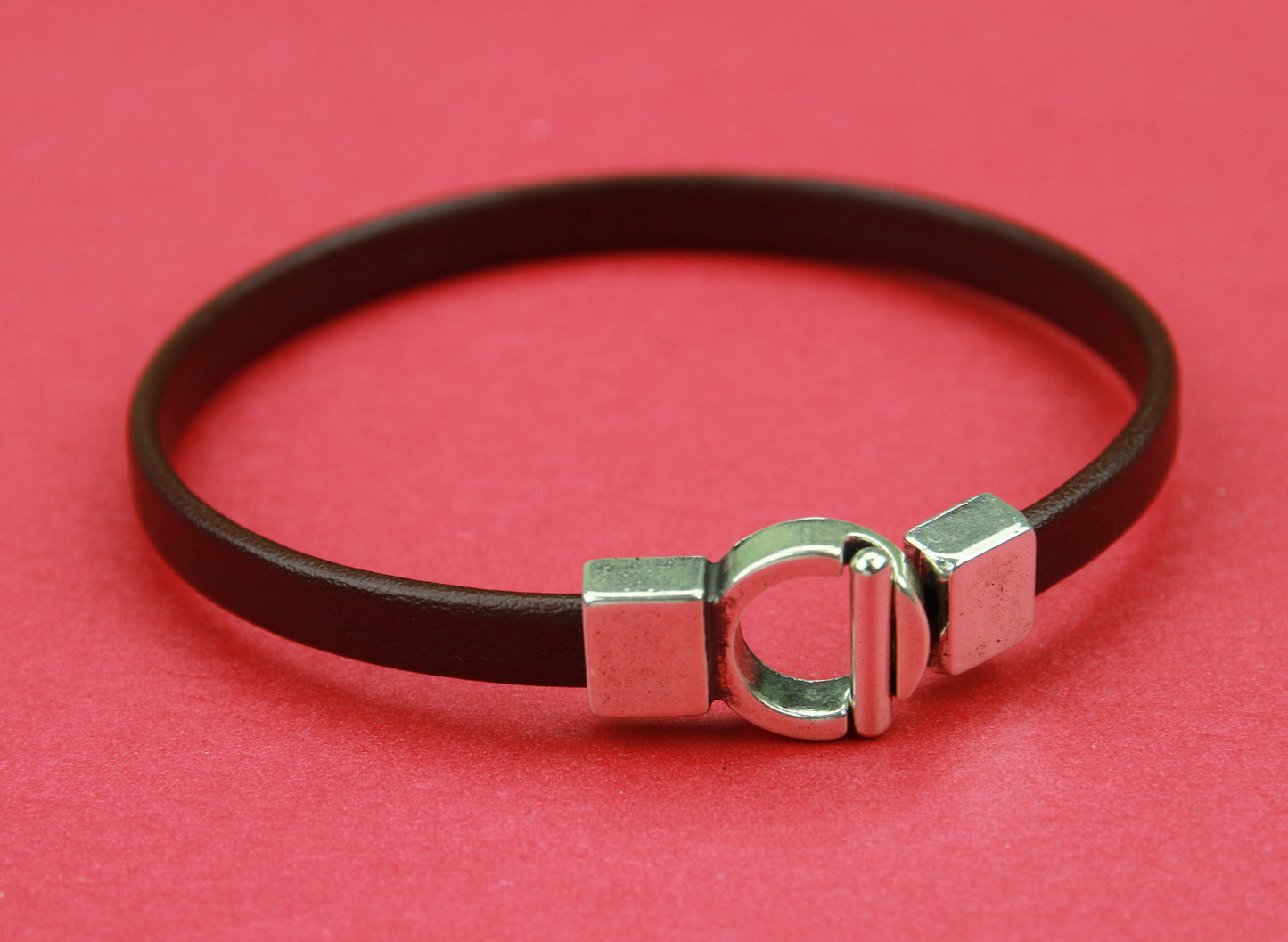 FC0120>>MADE in EUROPE  zamak toggle clasp, flat cord toggle clasp, bracelet toggle clasp, 6mm flat cord clasp (6944) Qty1
