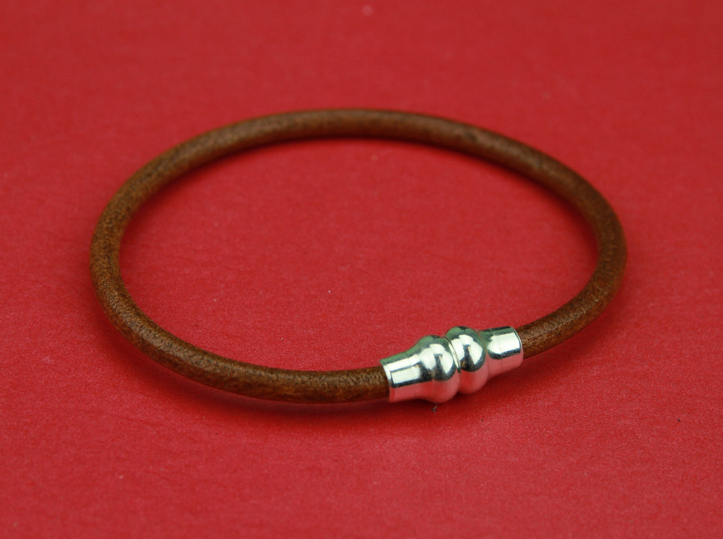 RC0116>>MADE IN EUROPE 4mm cord clasp, 4mm round leather cord clasp, round cord zamak clasp (C5724/04) Qty1