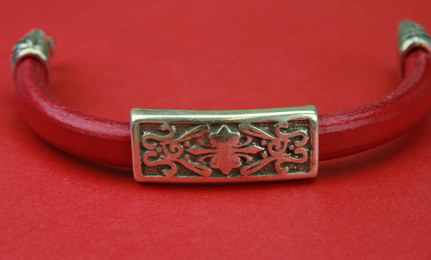 LS0010>>MADE in EUROPE zamak engraved tube slider, zamak floral tube for licorice cord Qty1