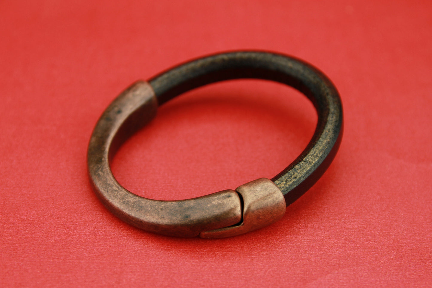 B0015>>MADE IN EUROPE zamak half bracelet, half cuff, magnetic half bracelet (6930) Qty1