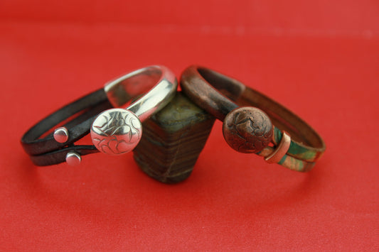 B0020>>MADE in EUROPE zamak button half bracelet+ finding, zamak engraved button  half bracelet,  Qty 1set