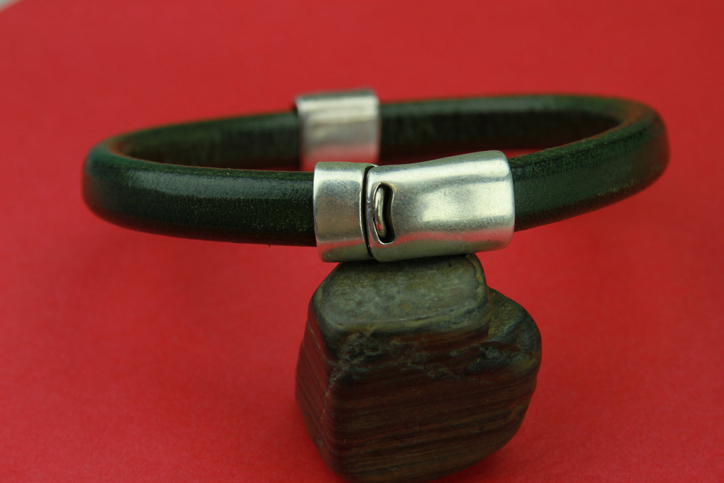 LC0004>>MADE in EUROPE zamak clasp for licorice cord, zamak clasp,  10x6mm clasp, Qty1