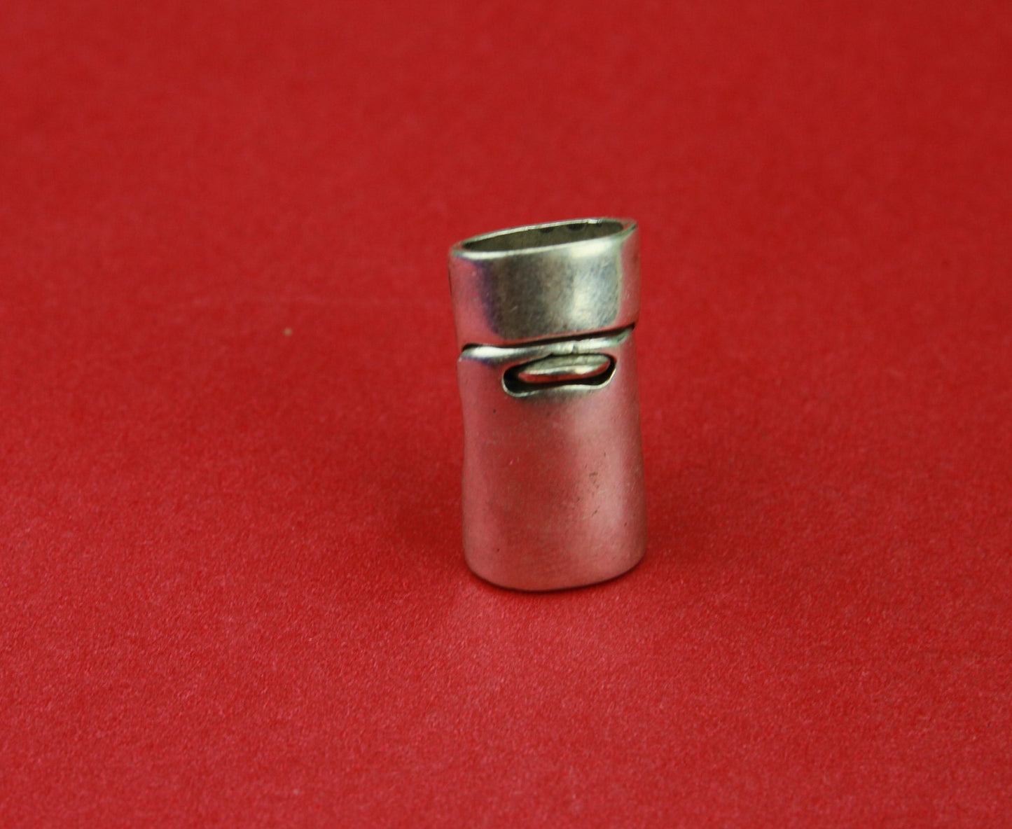LC0004>>MADE in EUROPE zamak clasp for licorice cord, zamak clasp,  10x6mm clasp, Qty1