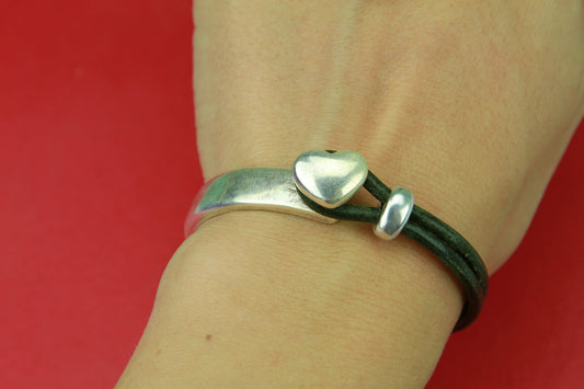 B0044>>MADE in EUROPE zamak heart half bracelet, 3mm cord half bracelet with slider, silver heart half bracelet, qty 1set