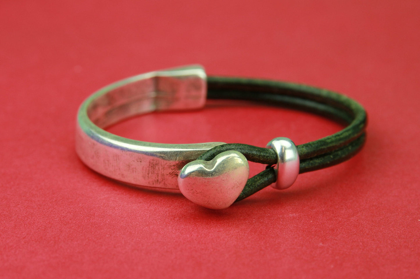 B0044>>MADE in EUROPE zamak heart half bracelet, 3mm cord half bracelet with slider, silver heart half bracelet, qty 1set