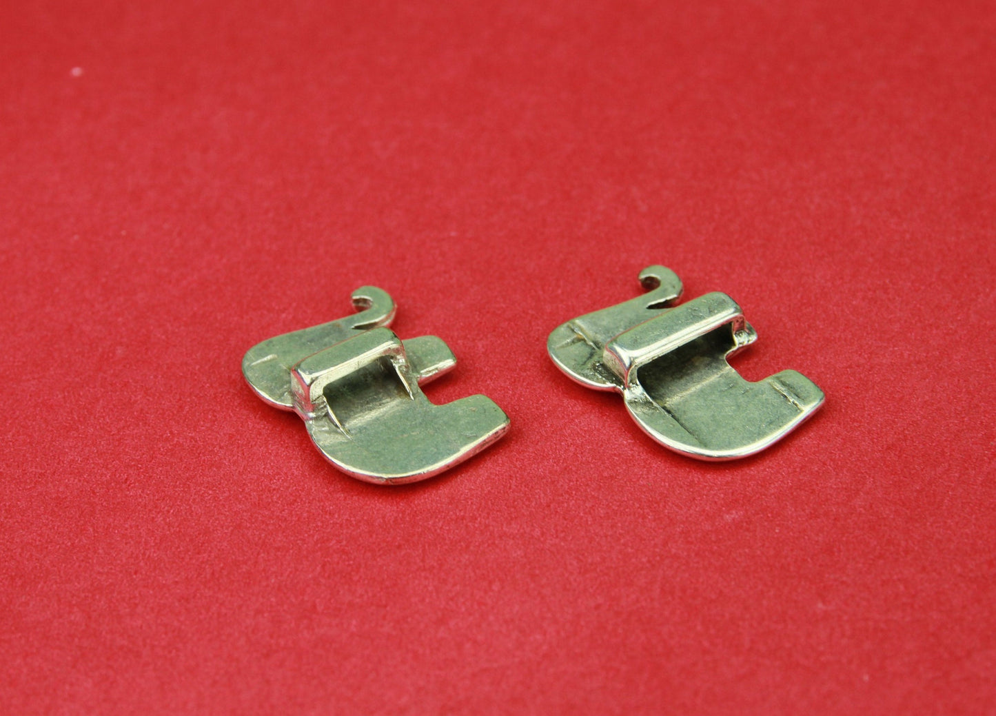FS0122>>MADE in EUROPE 2 zamak elephant sliders, zamak sliders for round or flat leather cord Qty2