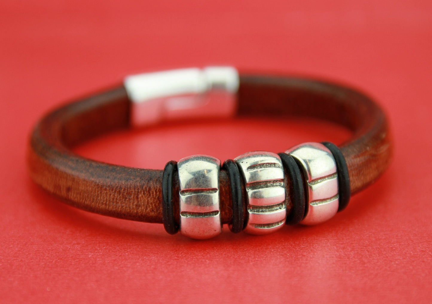 LS0069>>MADE IN EUROPE 2 zamak ring sliders, licorice ring slider, silver ring sliders Qty2