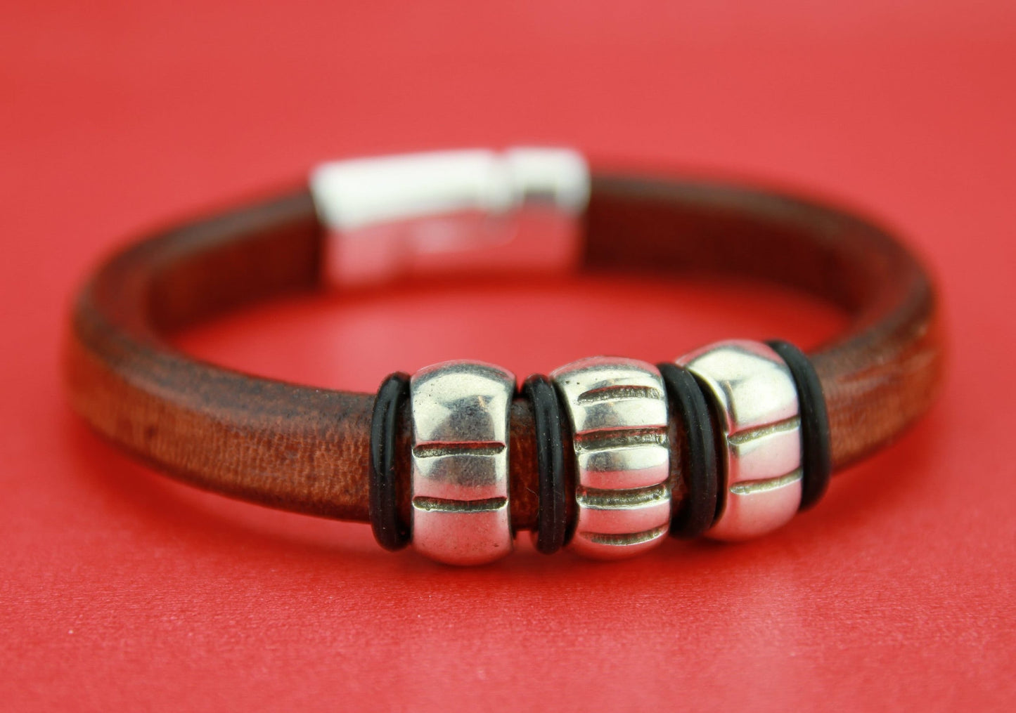 LS0069>>MADE IN EUROPE 2 zamak ring sliders, licorice ring slider, silver ring sliders Qty2