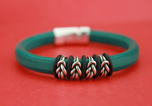 LS0064>>MADE IN EUROPE 4 licorice knot sliders, zamak knot sliders for licorice cord, Qty4