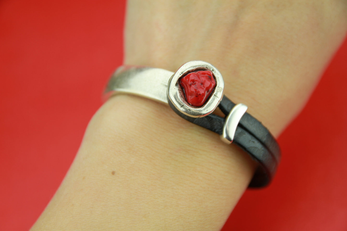 B0039>>MADE in EUROPE zamak button half bracelet +loop maker slider, zamak half bracelet for 5mm flat cord, Qty1