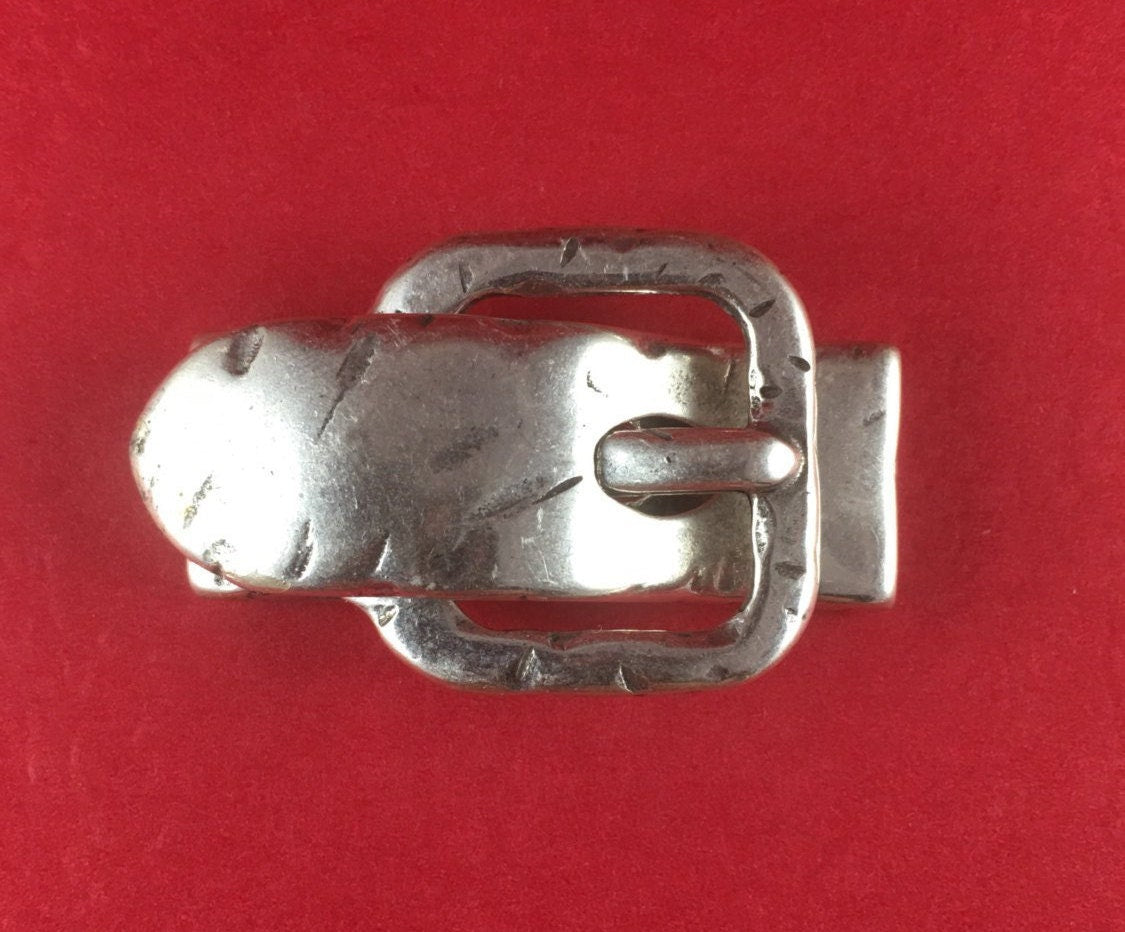 FC0045>>MADE in EUROPE zamak buckle clasp, silver hammered buckle clasp , flat cord hammered clasp (76881/13) qty1