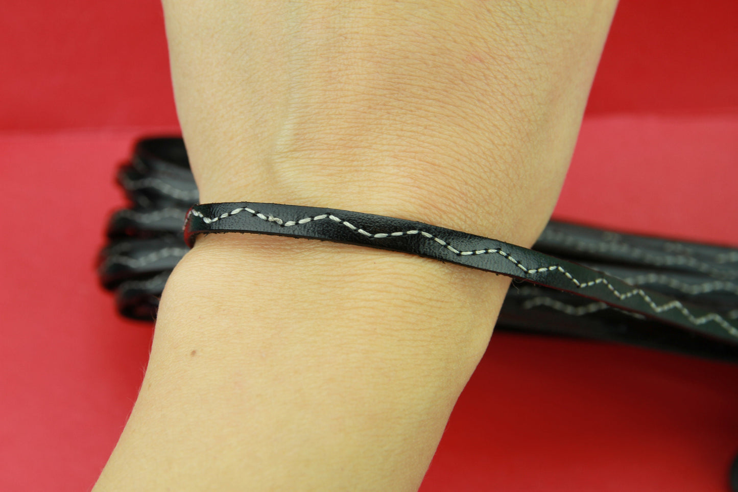 MADE in EUROPE 24'' Black  leather cord with wavy stitch, 5mm flat black stitched leather cord, 5mm flat leather cord (SEF5STITCH)