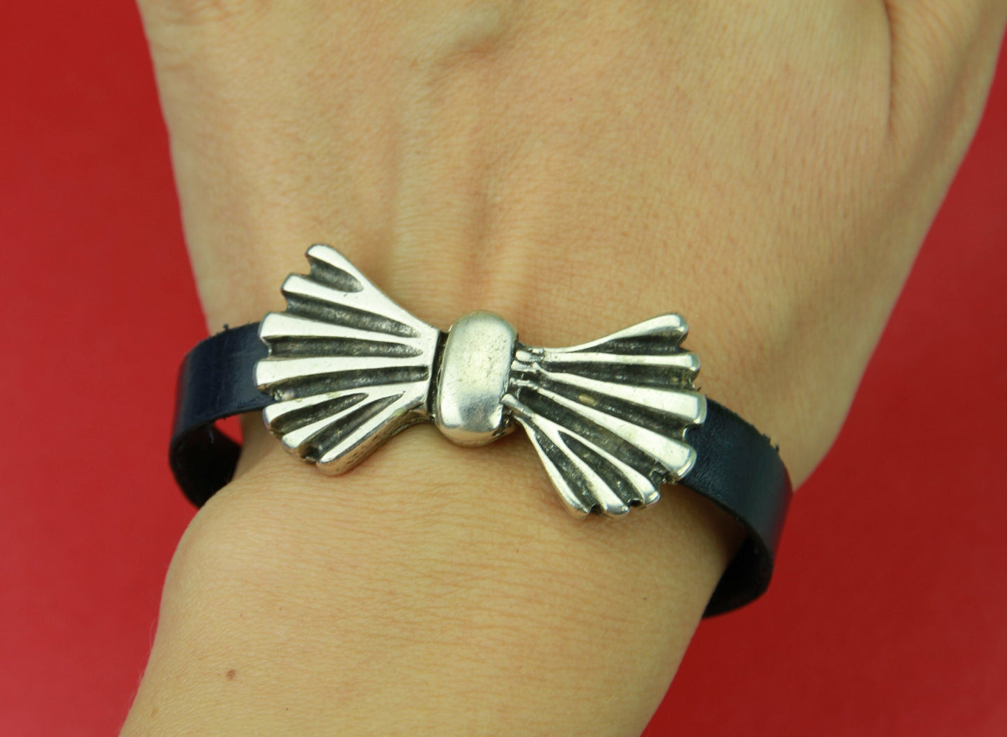 FC0108>>MADE IN EUROPE bow magnetic clasp, flat 10mm leather cord clasp, 10mm cord bow magnetic clasp (6531) Qty1