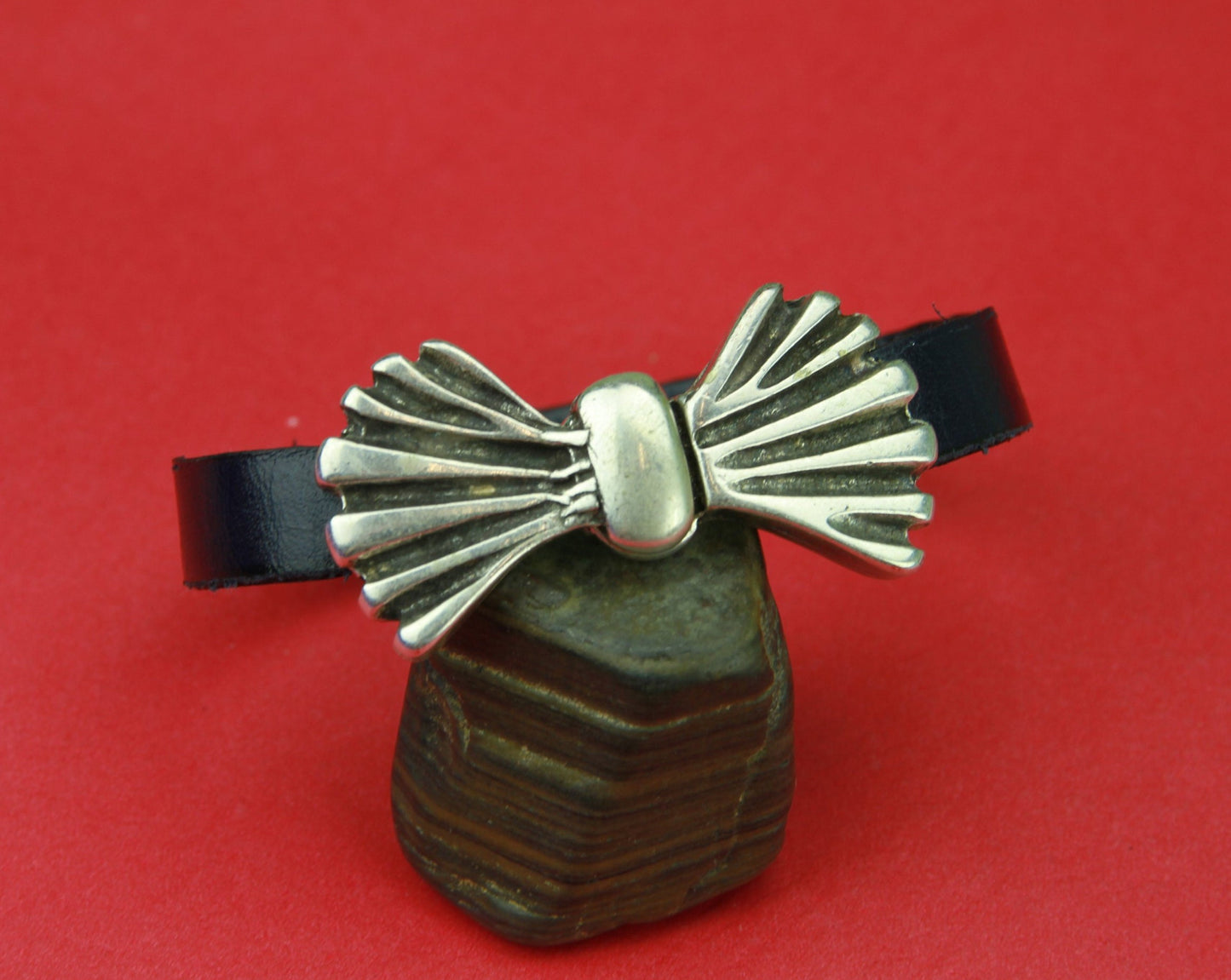 FC0108>>MADE IN EUROPE bow magnetic clasp, flat 10mm leather cord clasp, 10mm cord bow magnetic clasp (6531) Qty1