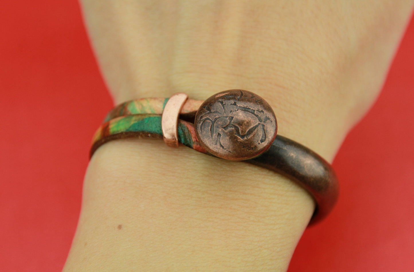 B0020>>MADE in EUROPE zamak button half bracelet+ finding, zamak engraved button  half bracelet,  Qty 1set