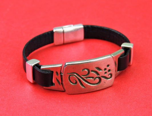 C0114>>MADE in EUROPE zamak connector, 10mm cord connector, flat 10mm leather cord engraved connector Qty 1