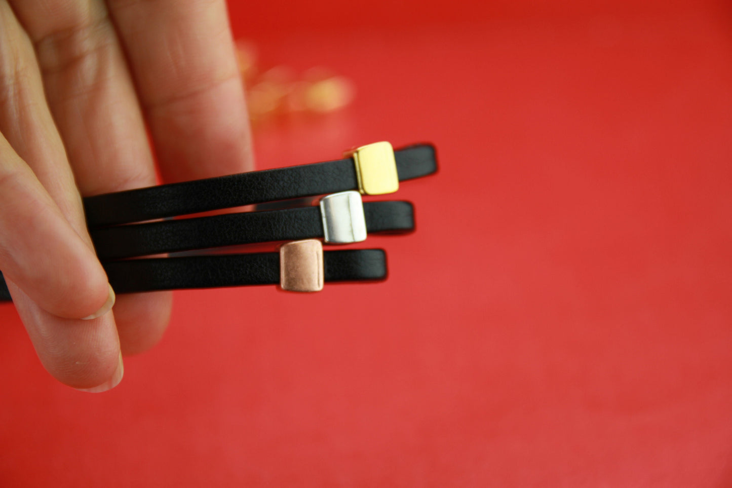 FS0093>>MADE in EUROPE 4 flat cord holders, 5mm flat cord loop maker cord end caps Qty4