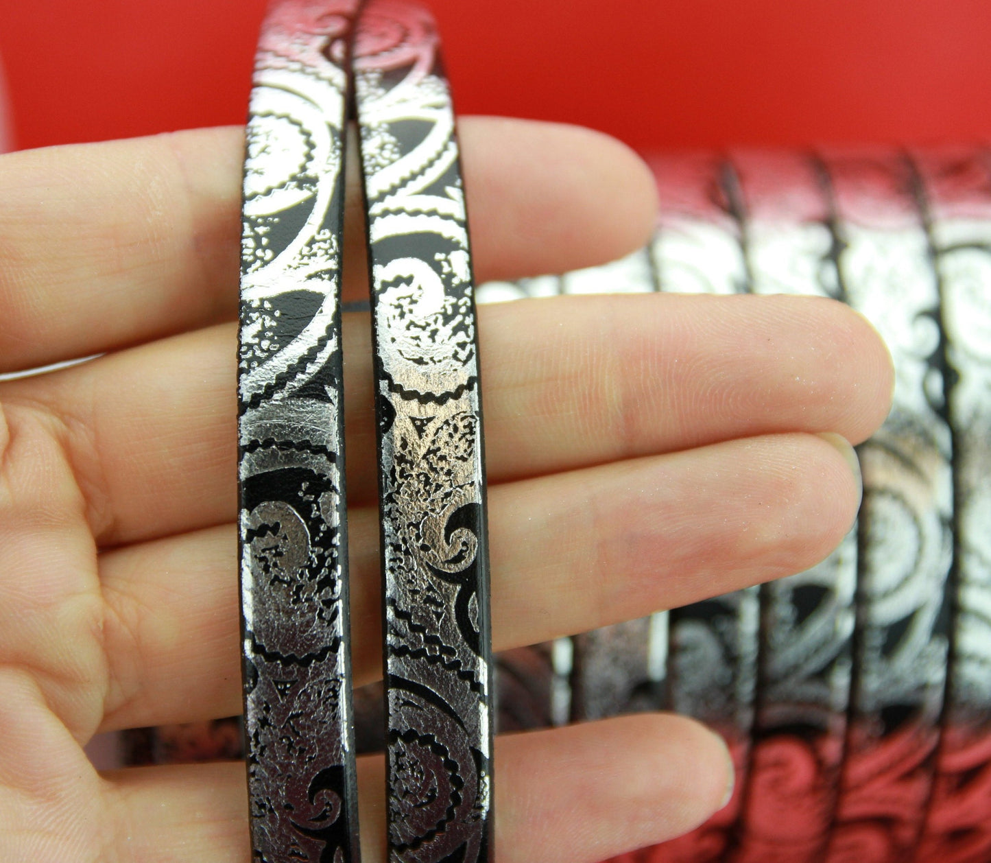 MADE in SPAIN 24" flat leather cord, black engraved leather cord with silver pattern (504/01S)