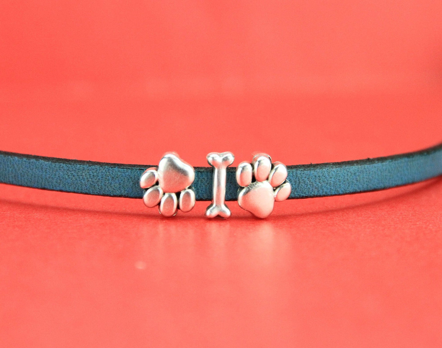FS0026>>MADE in EUROPE 4 zamak paw print sliders for 5mm flat cord, flat 5mm cord slider, zamak paw sliders qty4