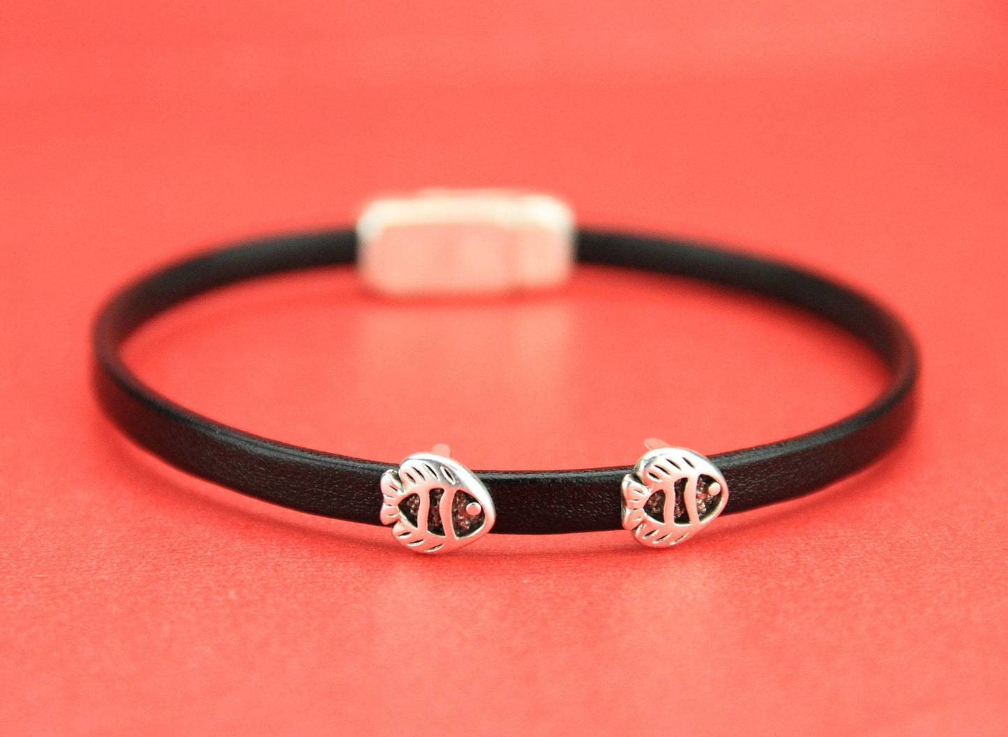 FS0129>>MADE in EUROPE 4 tiny fish sliders, 5mm flat cord slider, flat cord zamak fish sliders Qty4