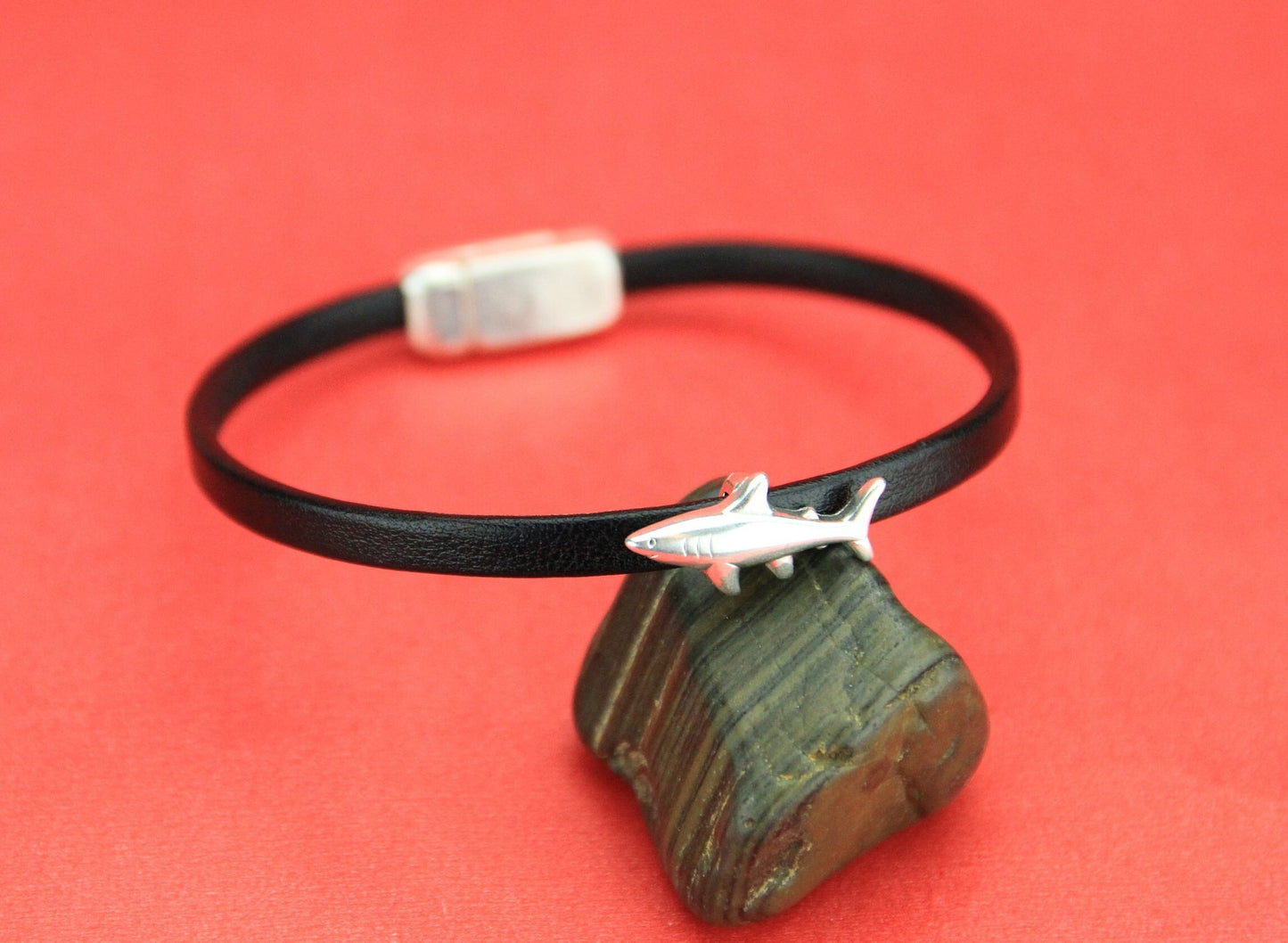 FS0125>>MADE in EUROPE 2 tiny shark sliders, 5mm flat cord slider, flat cord zamak shark sliders Qty2