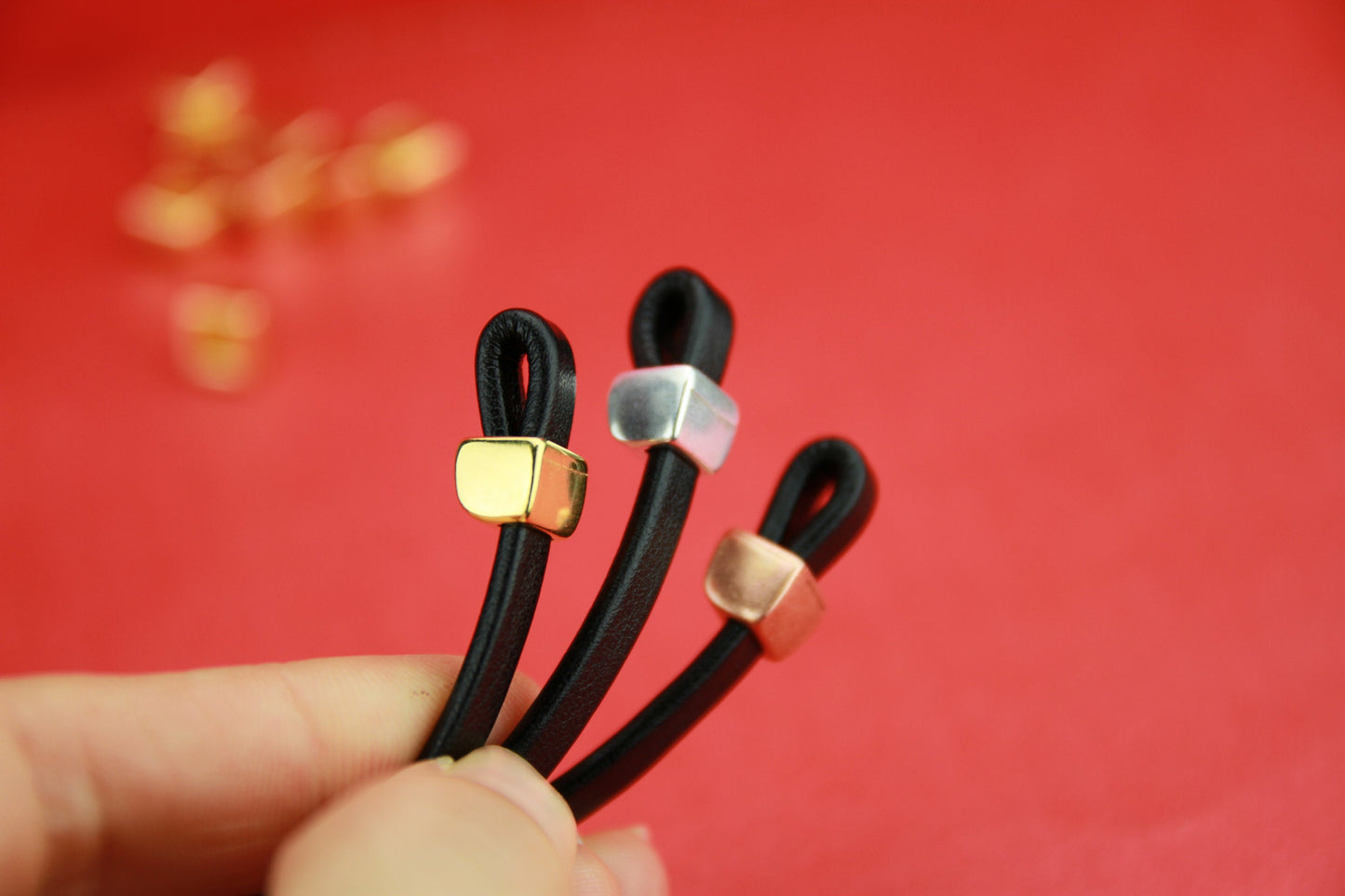 FS0093>>MADE in EUROPE 4 flat cord holders, 5mm flat cord loop maker cord end caps Qty4