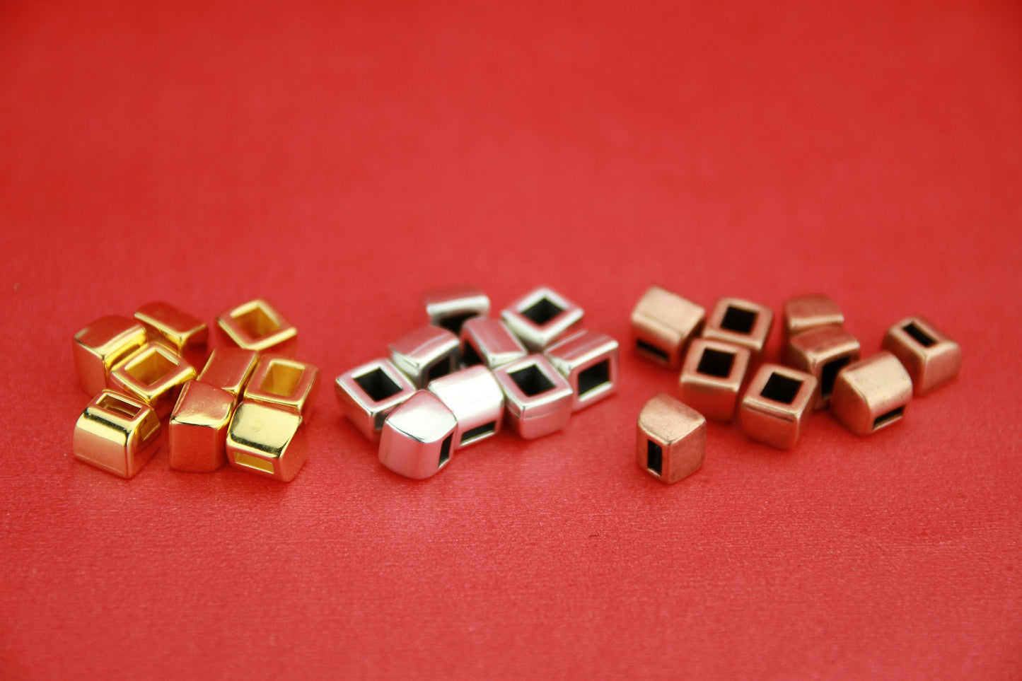FS0093>>MADE in EUROPE 4 flat cord holders, 5mm flat cord loop maker cord end caps Qty4