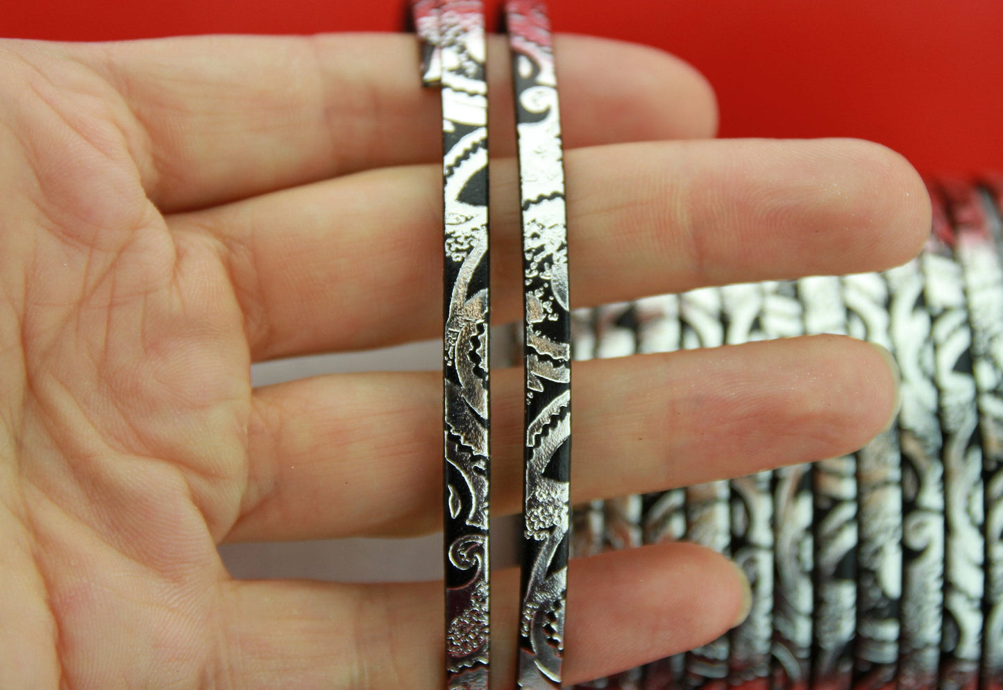MADE in SPAIN 24" flat leather cord, black engraved leather cord with silver pattern (504/01S)