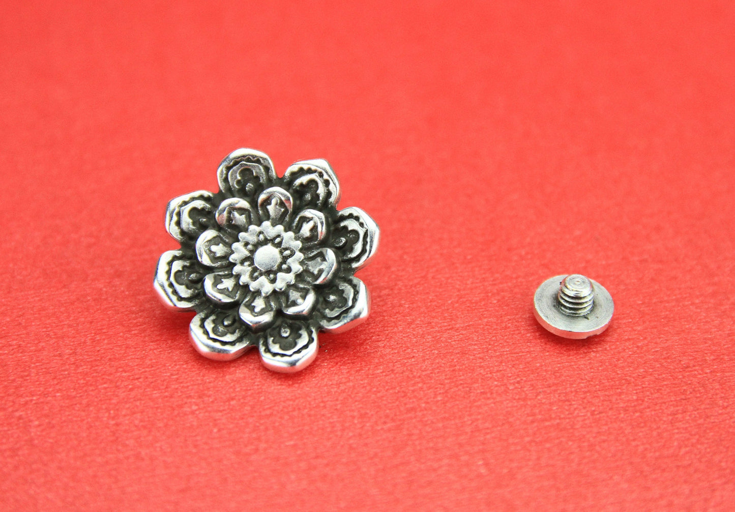 12/3 MADE in EUROPE leather cord flower screw set, lotus screw set (PF9491)