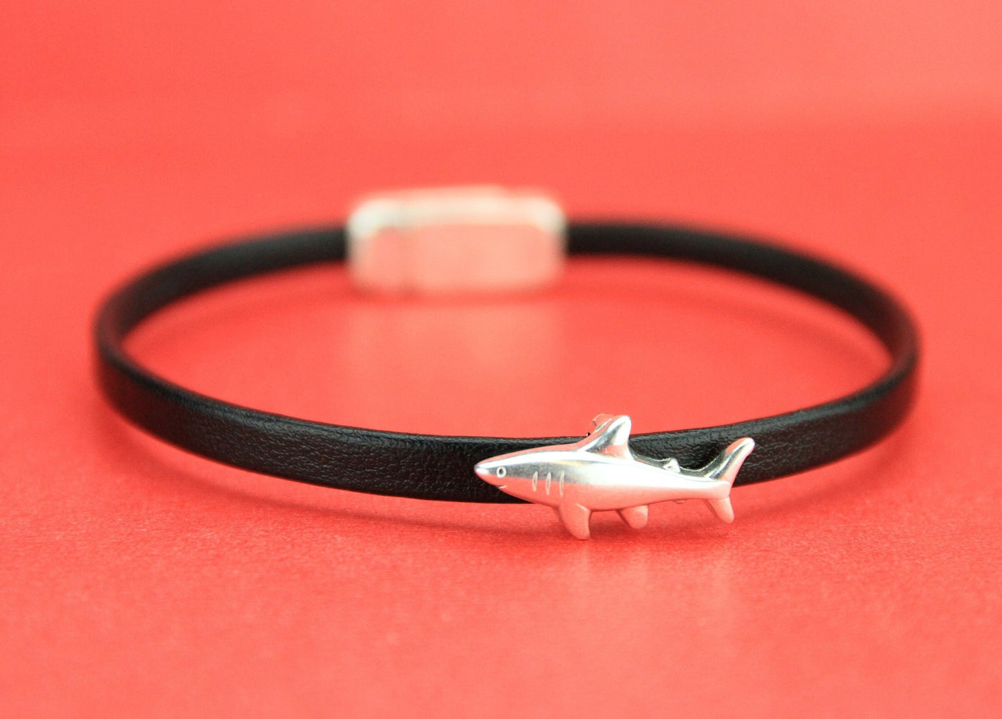 FS0125>>MADE in EUROPE 2 tiny shark sliders, 5mm flat cord slider, flat cord zamak shark sliders Qty2