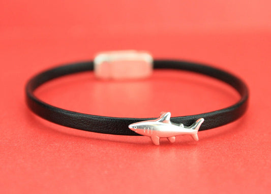 FS0125>>MADE in EUROPE 2 tiny shark sliders, 5mm flat cord slider, flat cord zamak shark sliders Qty2