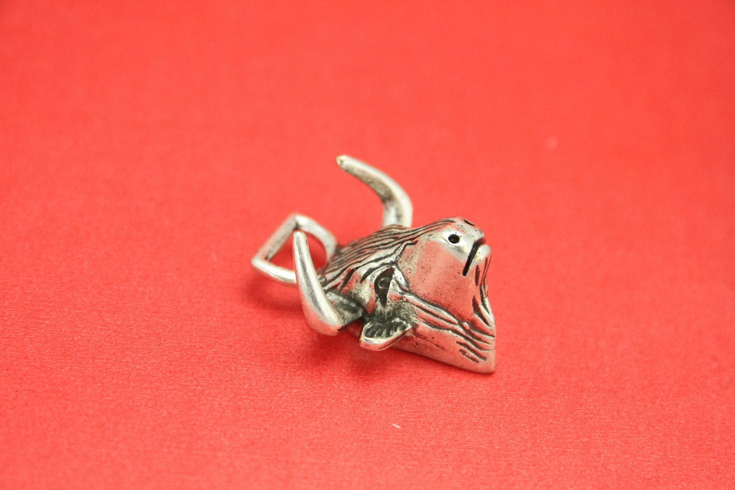 0266>> MADE IN EUROPE zamak bull head pendant, key chain pendant, key chain bull head (76754/10S)Qty1