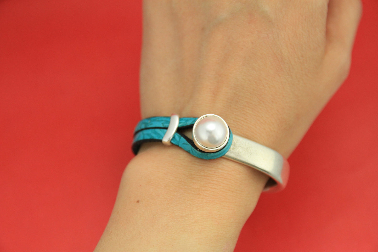 B0072>>Pearl cabochon zamak half bracelet with slider, zamak half bracelet for flat or round cord by choice