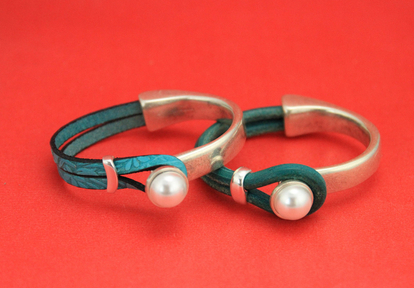 B0072>>Pearl cabochon zamak half bracelet with slider, zamak half bracelet for flat or round cord by choice