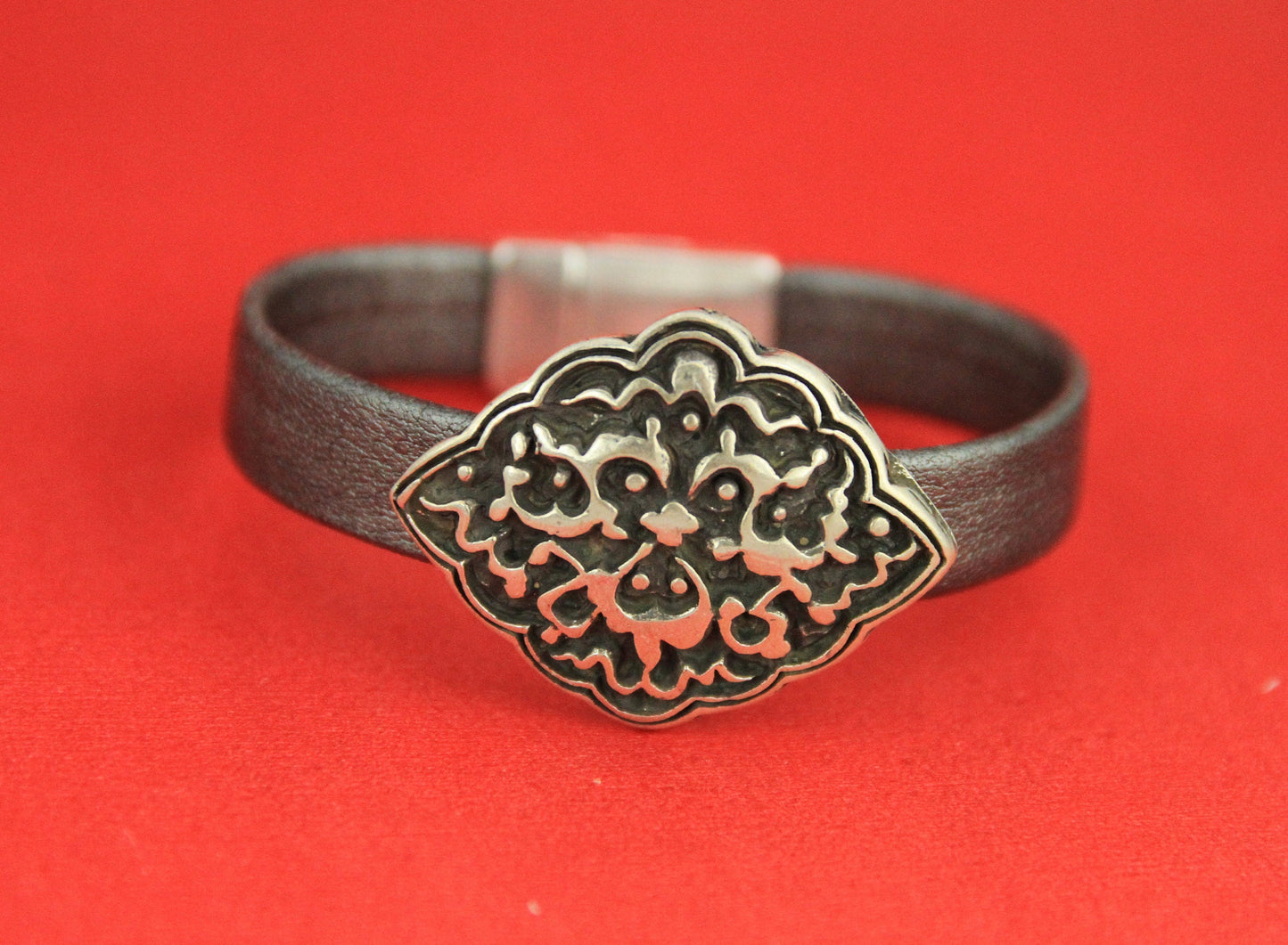 FS0339>>MADE in EUROPE  zamak engraved slider, 13mm flat leather cord zamak slider qty1