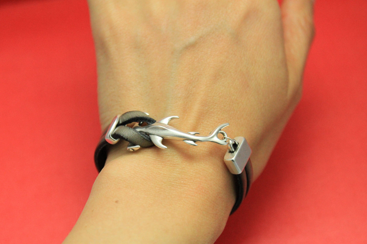 FC0301>>MADE in EUROPE zamak hammerhead shark hook clasp, shark hook clasp Qty1