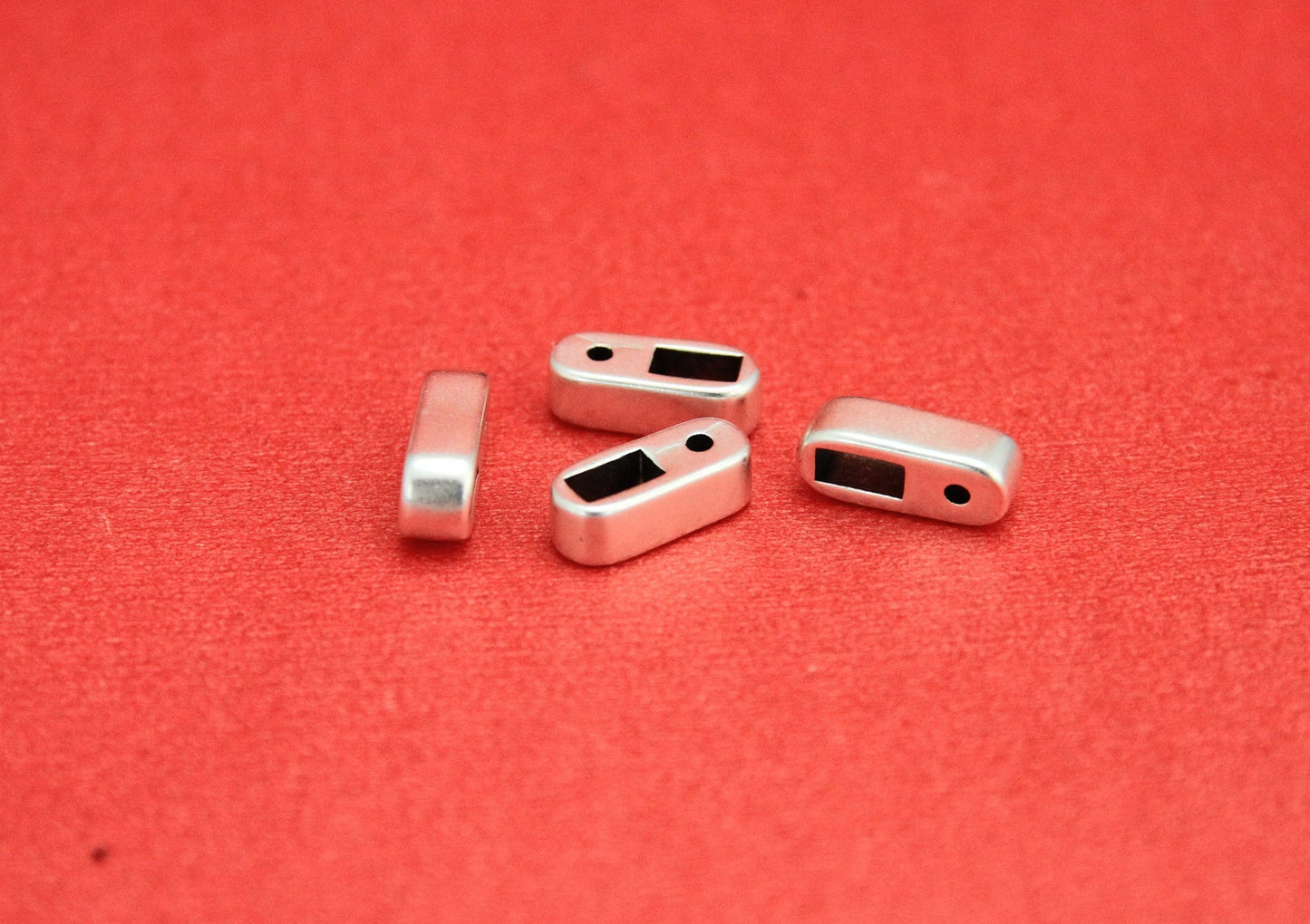 FS0352>> MADE in EUROPE 4 zamak sliders for 5mm cord and 1mm round cord, zamak strand separator  qty4
