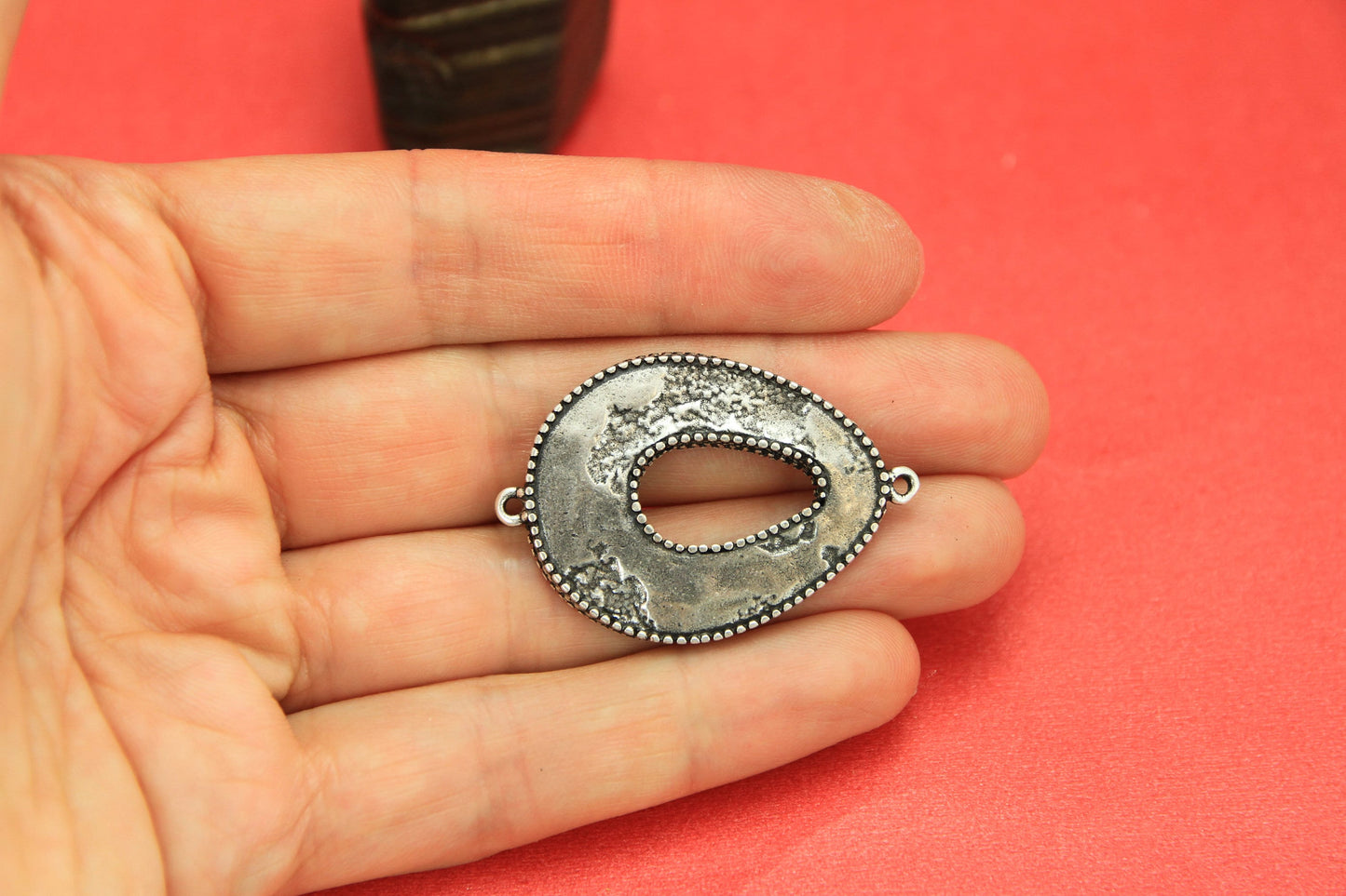 C0129>> MADE in EUROPE zamak hammered donut connector (EN0027S) qty1