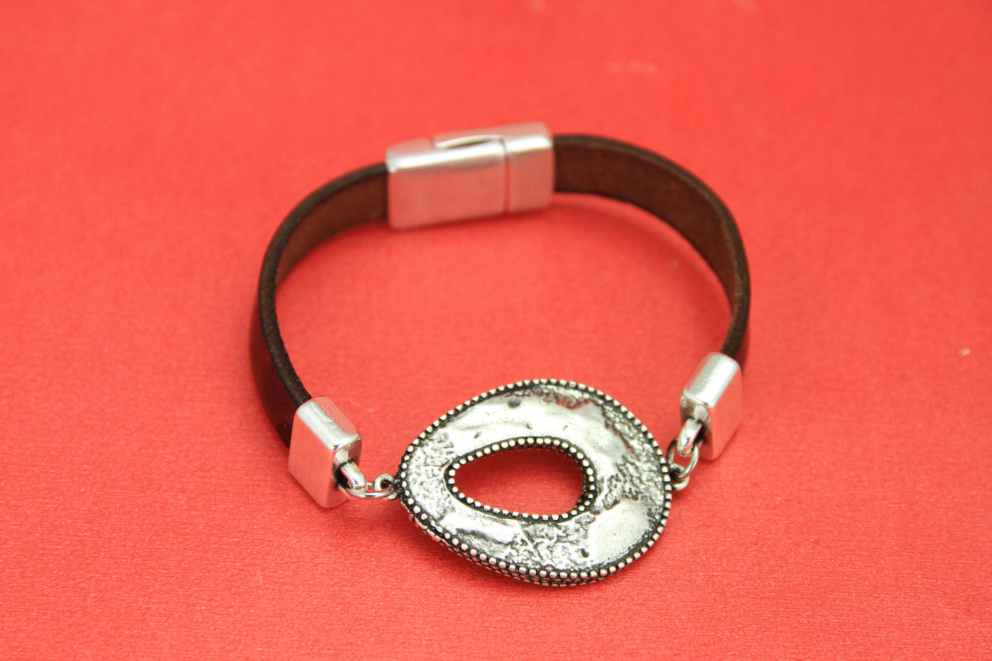 C0129>> MADE in EUROPE zamak hammered donut connector (EN0027S) qty1